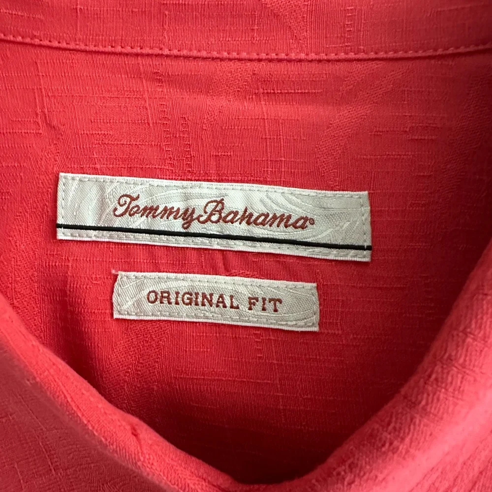 Tommy Bahama 100%‎ Silk Short Sleeve Button Up Shirt Size XL Gently Worn